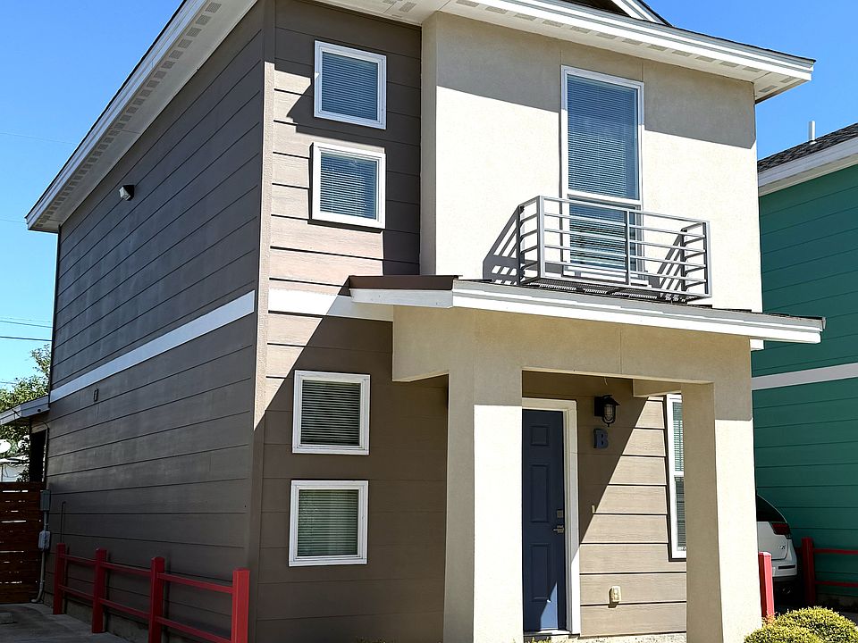 Unit B - Front Entrance, Parking next to building