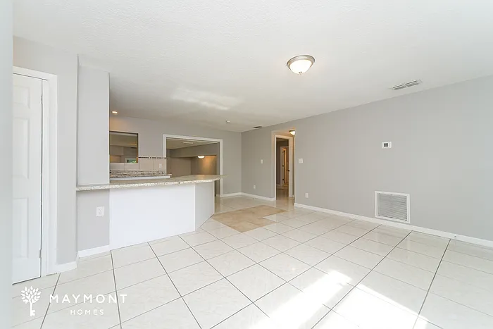 1737 Hinckley Rd — Photo 5