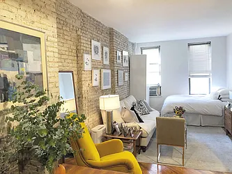 Rented by New York Manhattan Real Estate Incorporated