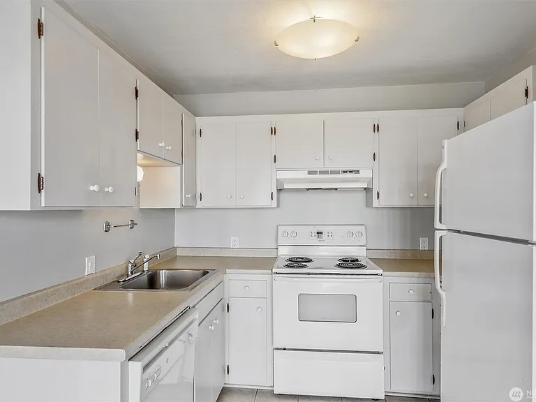 952 100th Ave NE #236 — Photo 7