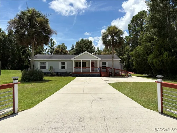 8434 W Elossa Ct, Homosassa, FL 34448