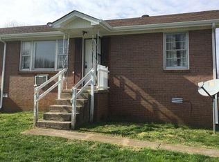 123 Airport Rd, Clarksville, TN 37042