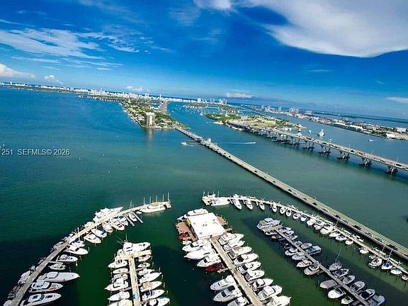 2nd image of 1717 N Bayshore Dr #D-3931