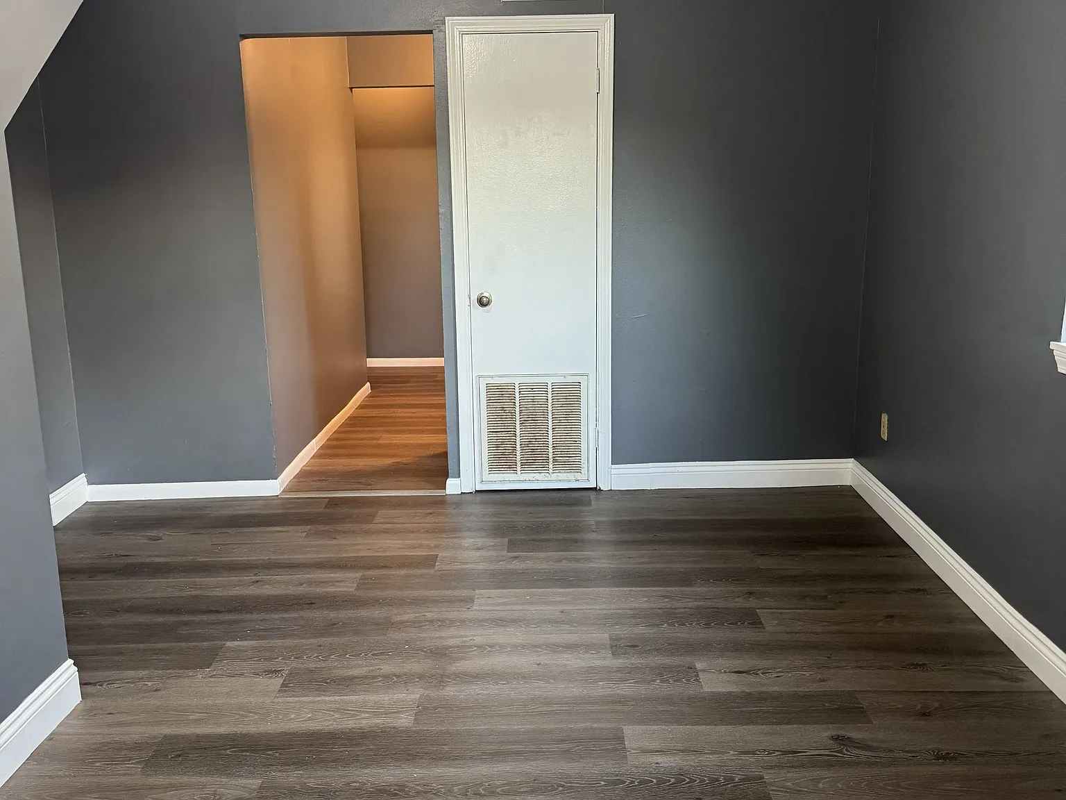 2 bed, $930 — Photo 4
