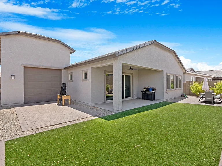 20132 W Catalina Dr — Photo 40