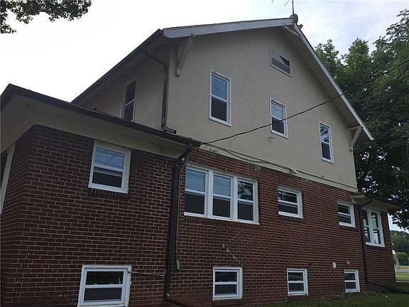 3rd image of 1527 Forest Ave