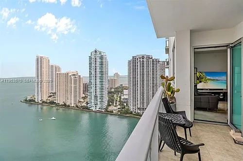 300 S Biscayne Blvd Photo 1