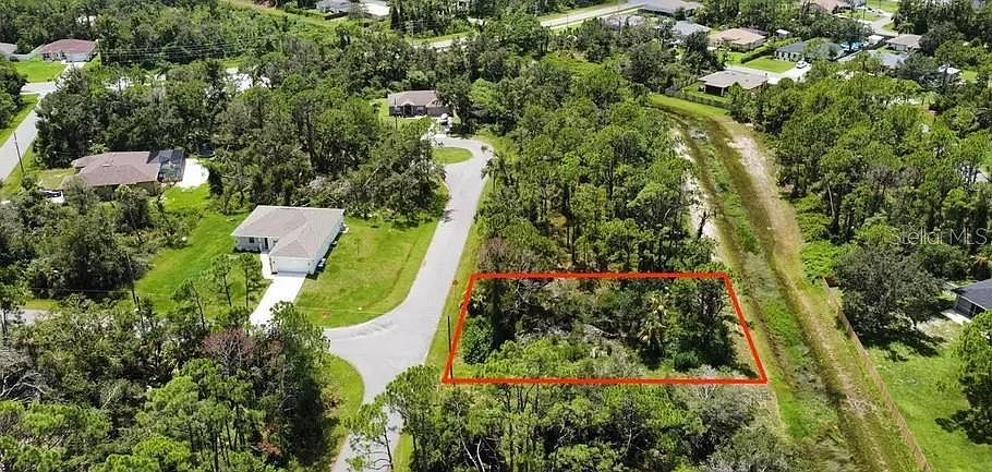 1st image of Big St Lot 28