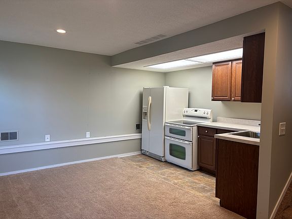 3rd image of 425 E Shore Dr #1