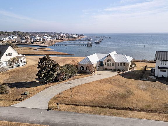 3rd image of 515 Blue Heron Drive