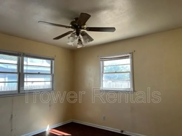 2406 Cambridge St — Photo 19