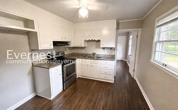 2348 2nd St NE — Photo 5