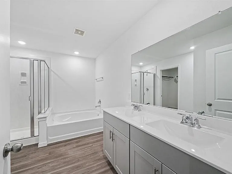 1020 Laguna Cove Dr — Photo 14