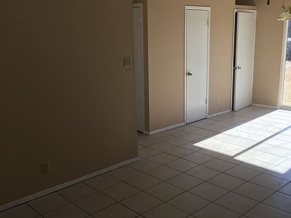 2nd image of 600 White Cliffs Dr APT B