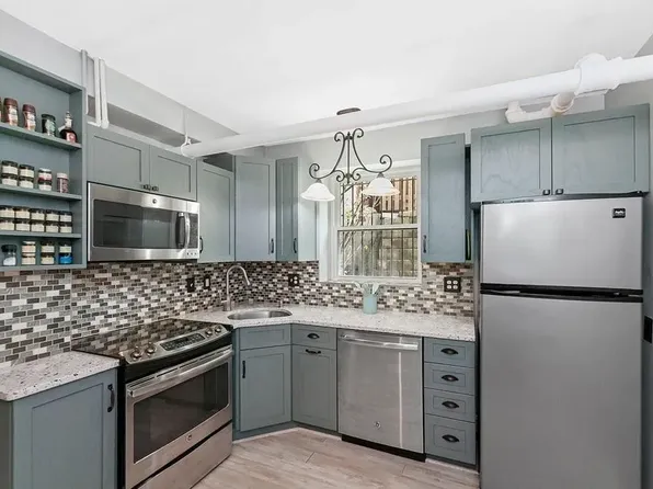 1662 Commonwealth Ave APT 11, Brighton, MA 02135