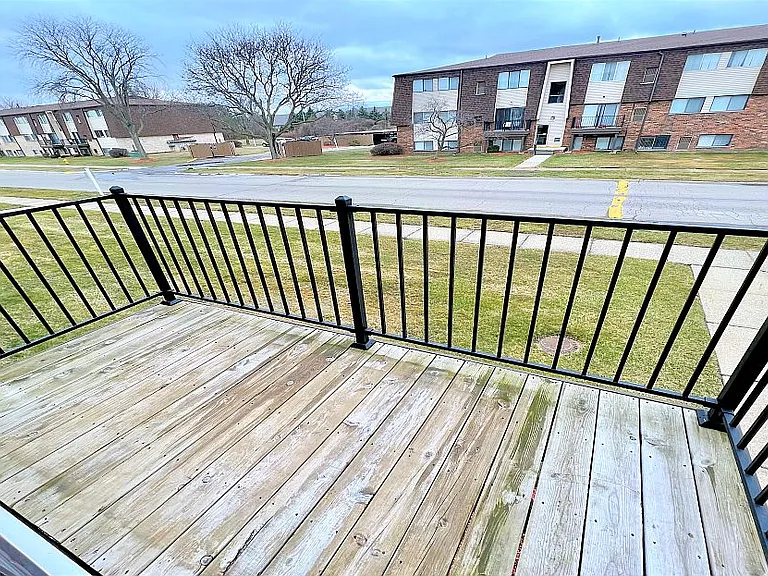 Marianne Manor Apartments — Photo 11