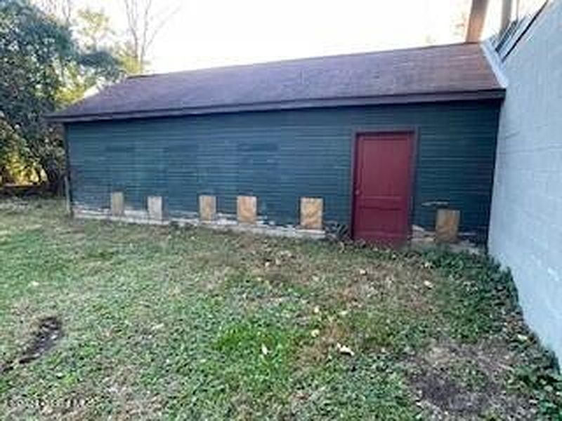 3rd image of 685 Mariaville Road