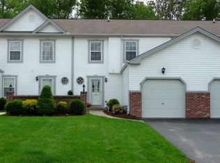 1507 Yorktowne Dr, Lawrence, PA 15055