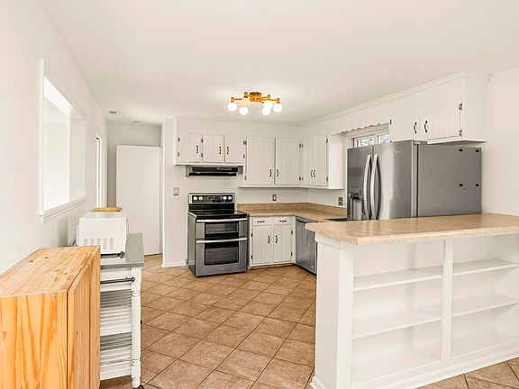 5th image of 1835 Willow Springs Dr