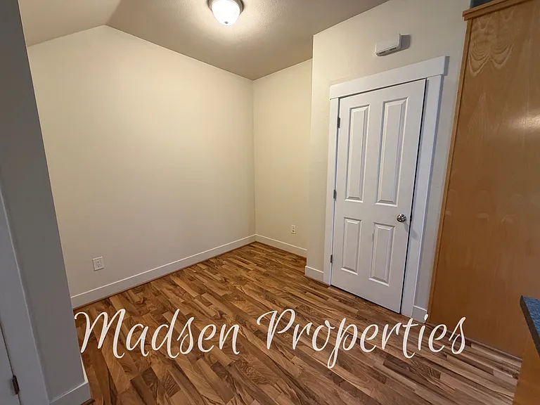 2188 Nord Ave — Photo 4