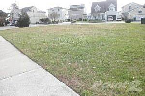 LAUREL CORNER LOT