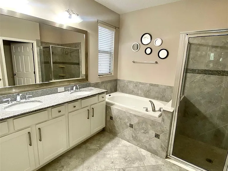 10007 Leyburn Ct — Photo 5