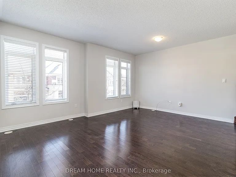 3070 Eberly Woods Dr — Photo 8