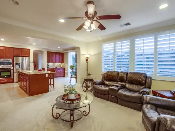 452 Taylor Dr, Oceanside, CA 92056