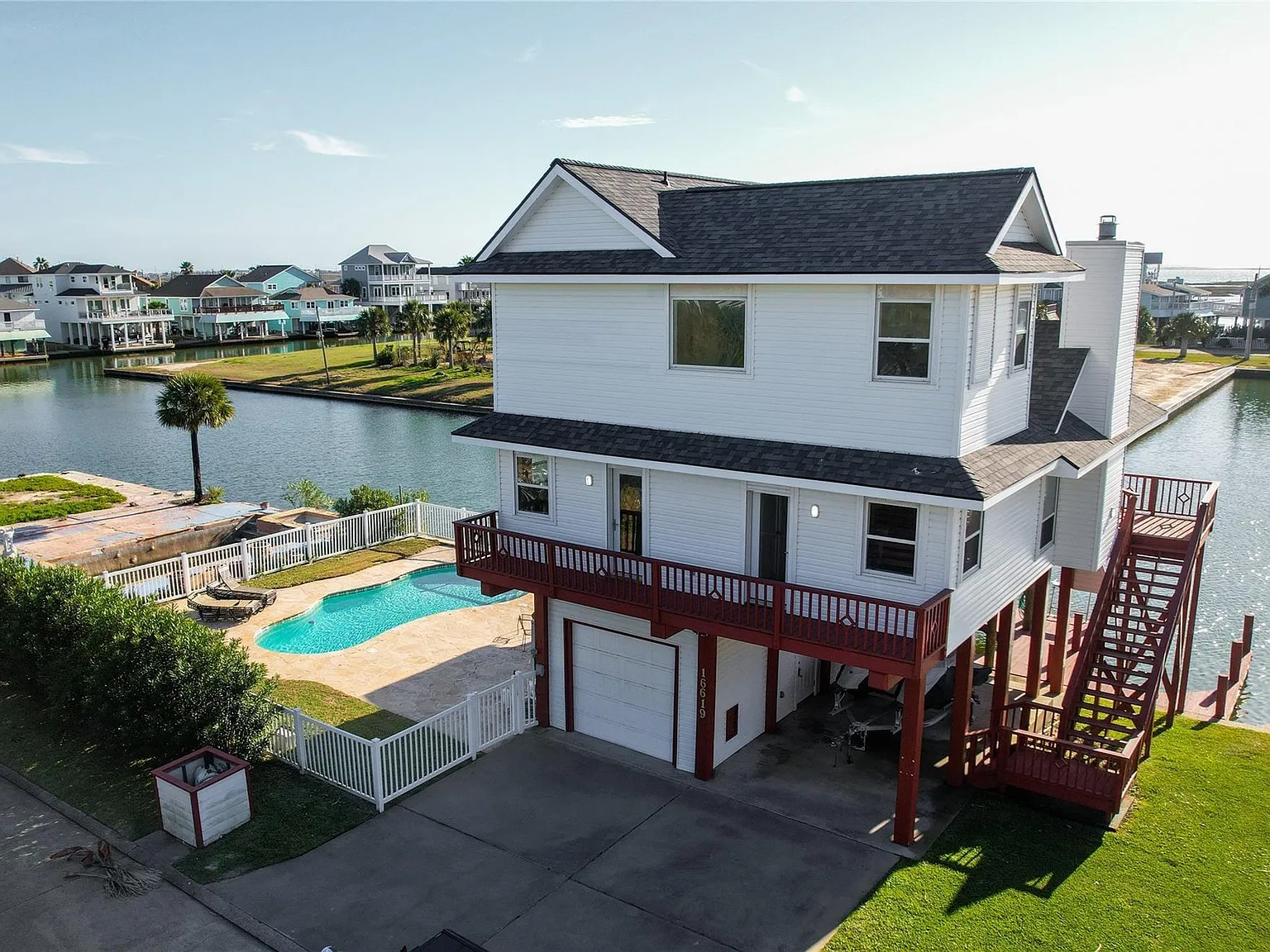4 bed, 3.0 bath, 1710 sqft, $3,900 — Photo 2
