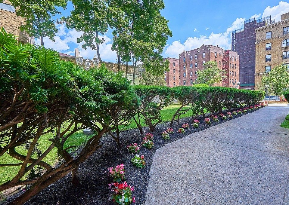 1st image of 36-20 Bowne St #2D