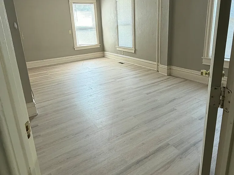 335 N Lawndale Ave #B — Photo 3