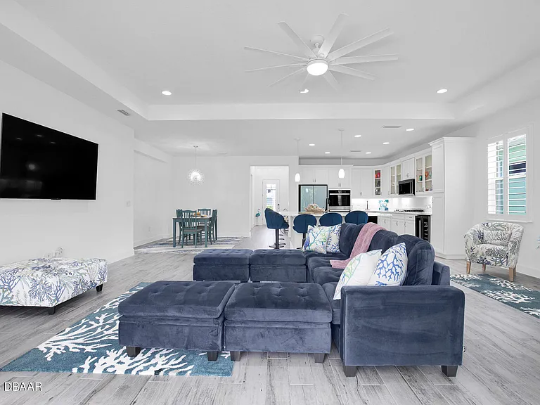 853 Bama Breeze Dr — Photo 4