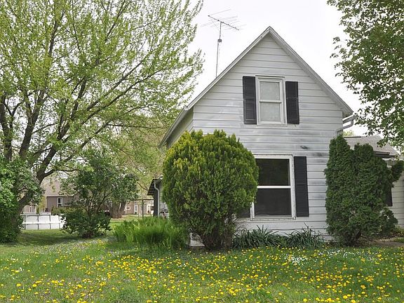 3rd image of 678 Clinton Ave