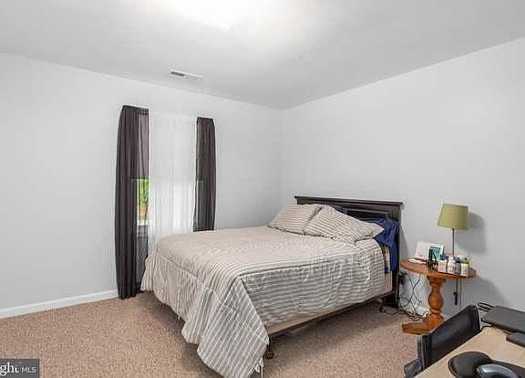 4th image of 214 Hampton Dr