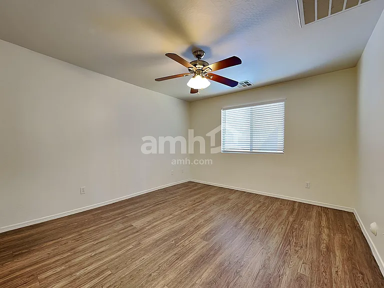 6727 W Desert Ln — Photo 10