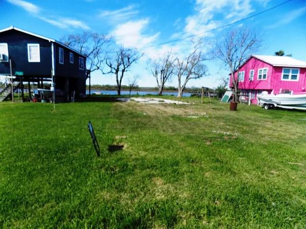 144 County Road 616 Seagull Flt #10-145, Bay City, TX 77414