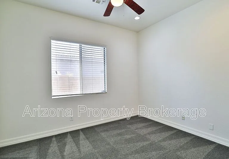 715 E Orchid Ln — Photo 21