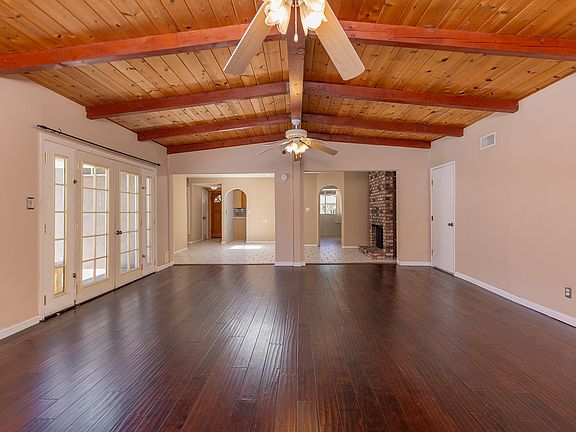 3rd image of 1005 Ayers Ave