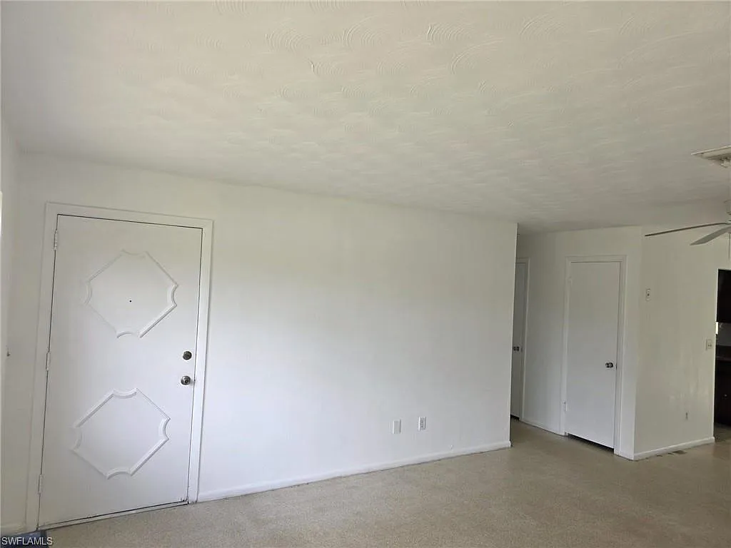 3 bed, 2.0 bath, 1122 sqft, $1,800 — Photo 2