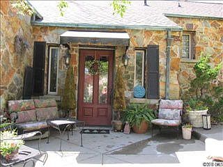2nd image of 501 W Maryland Ave