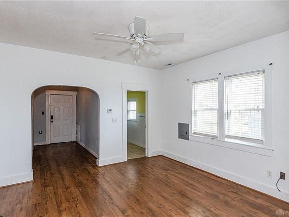 3rd image of 20 W Elm St