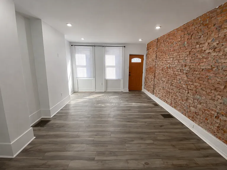 1725 Monument St — Photo 3