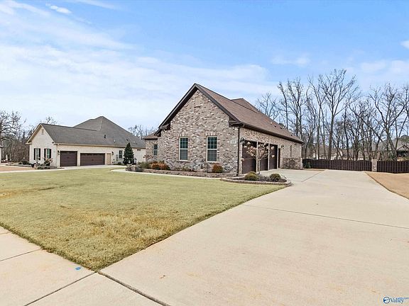 4th image of 119 Hollow Ridge Cir