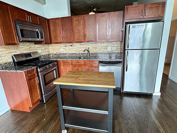 4th image of 1620 S Michigan Ave Unit 417