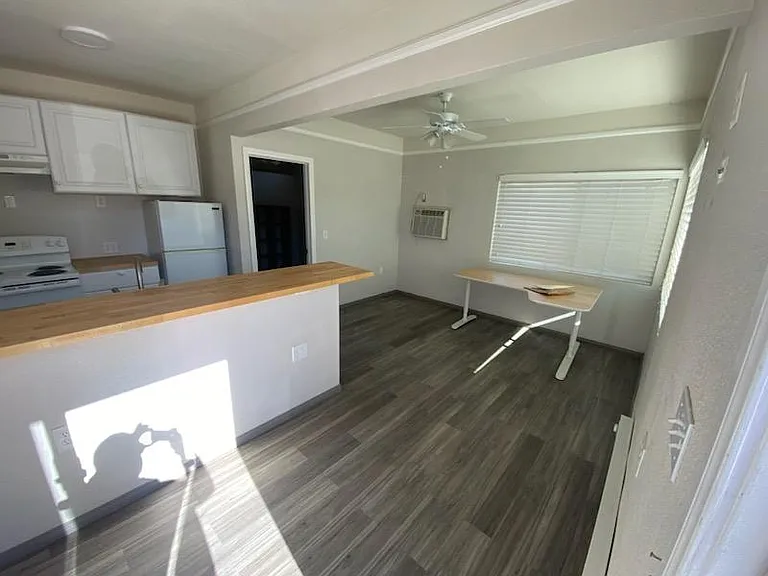 971 W Main St #C — Photo 2