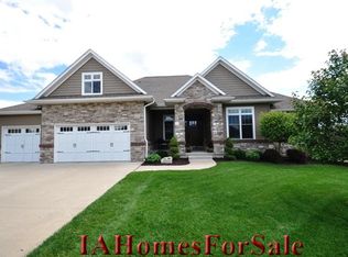 2785 Sunset Ct NE, Swisher, IA 52338