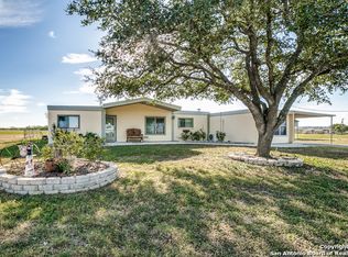9690 Crow Ln, Adkins, TX 78101