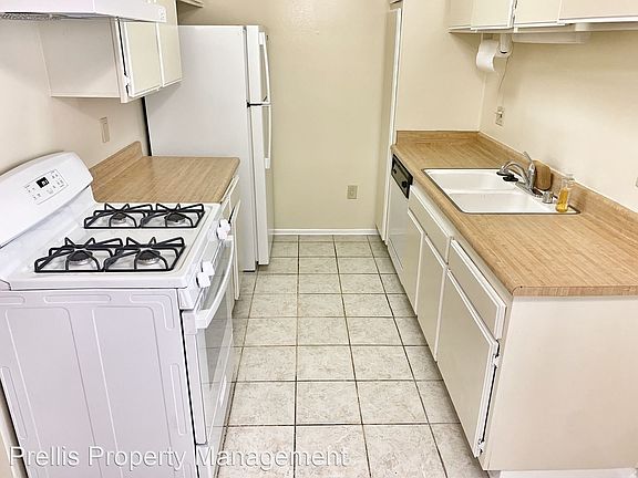 3rd image of 8655 Orion Ave Unit 7