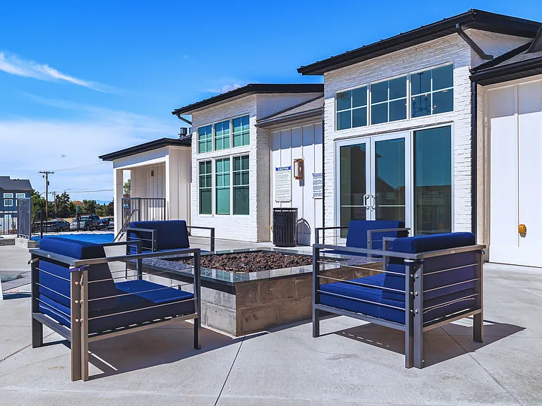 Vista Amenities-1