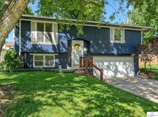 4658 Schroeder Dr, Bellevue, NE 68157